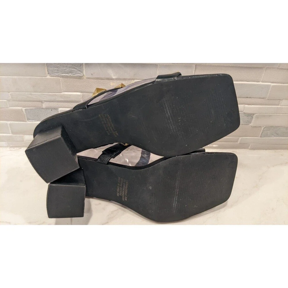 MADDEN GIRL Steve Madden Two Strap Gold Studded Block Heel Sandals 8.5
